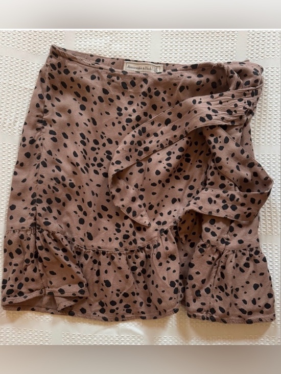 Abercrombie & Fitch Dresses & Skirts - Abercrombie & Fitch Black & Brown Spotted Mini Wrap Skirt Size M